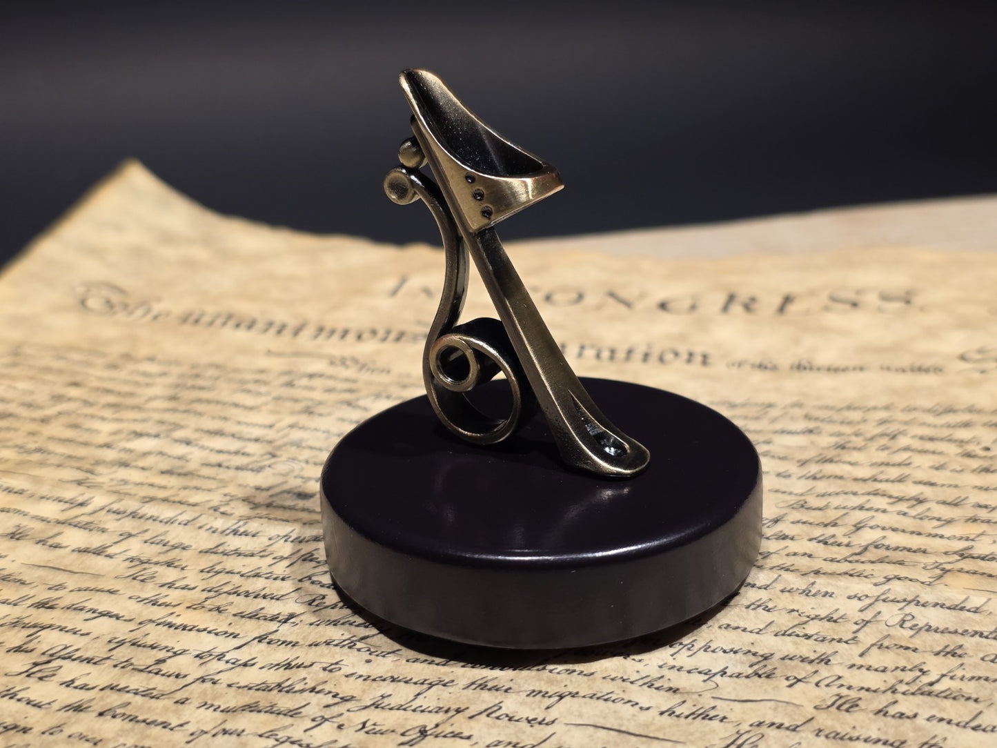 Antique Style Bronze & Wood Single Pen Holder