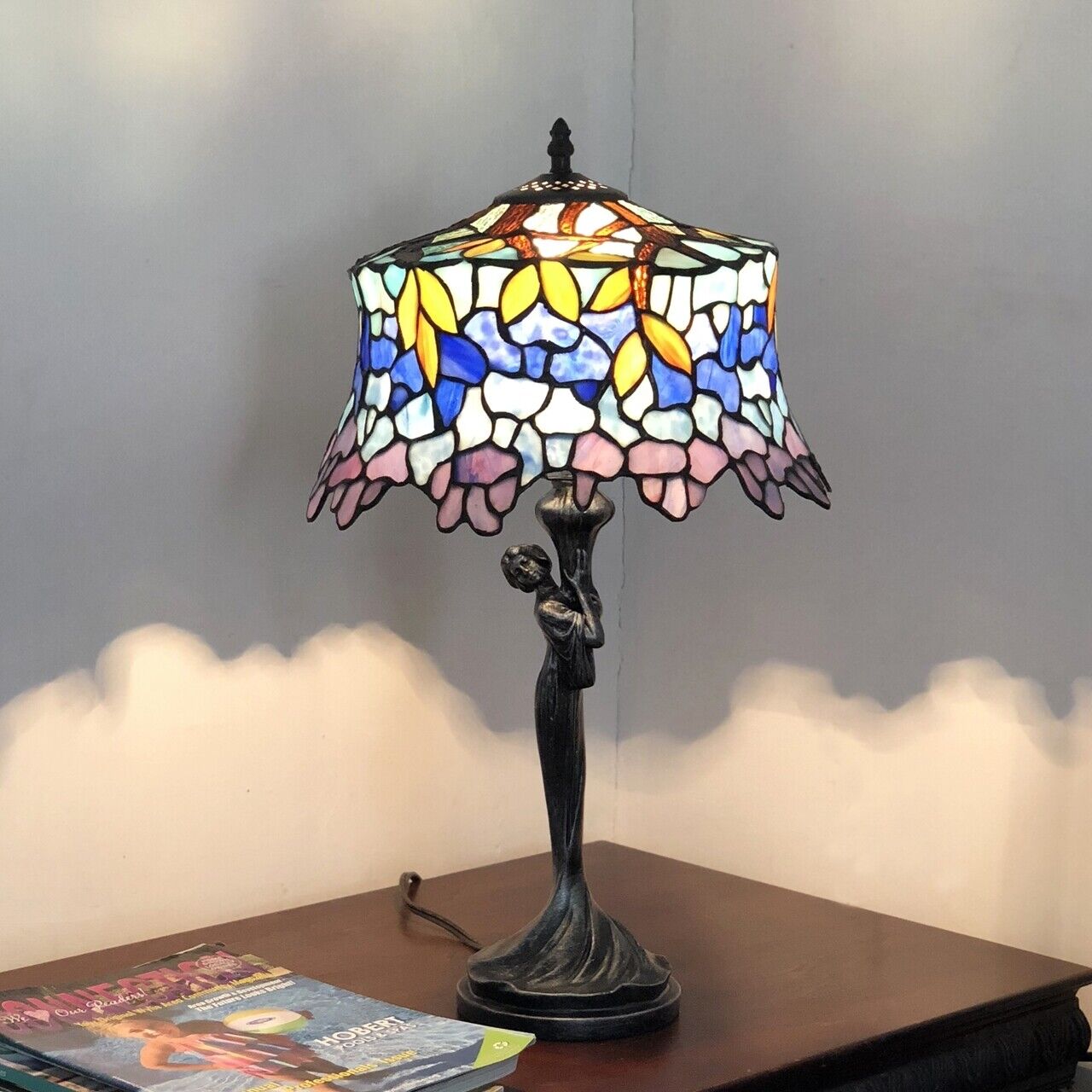 22" Antique Vintage Style Stained Glass Wisteria Floral Table Lamp