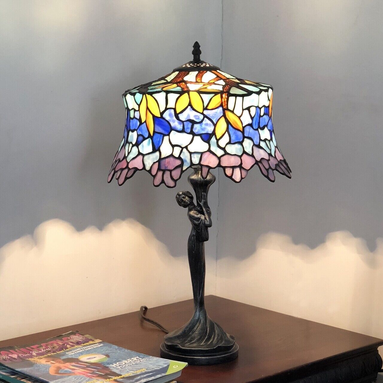 22" Antique Vintage Style Stained Glass Wisteria Floral Table Lamp