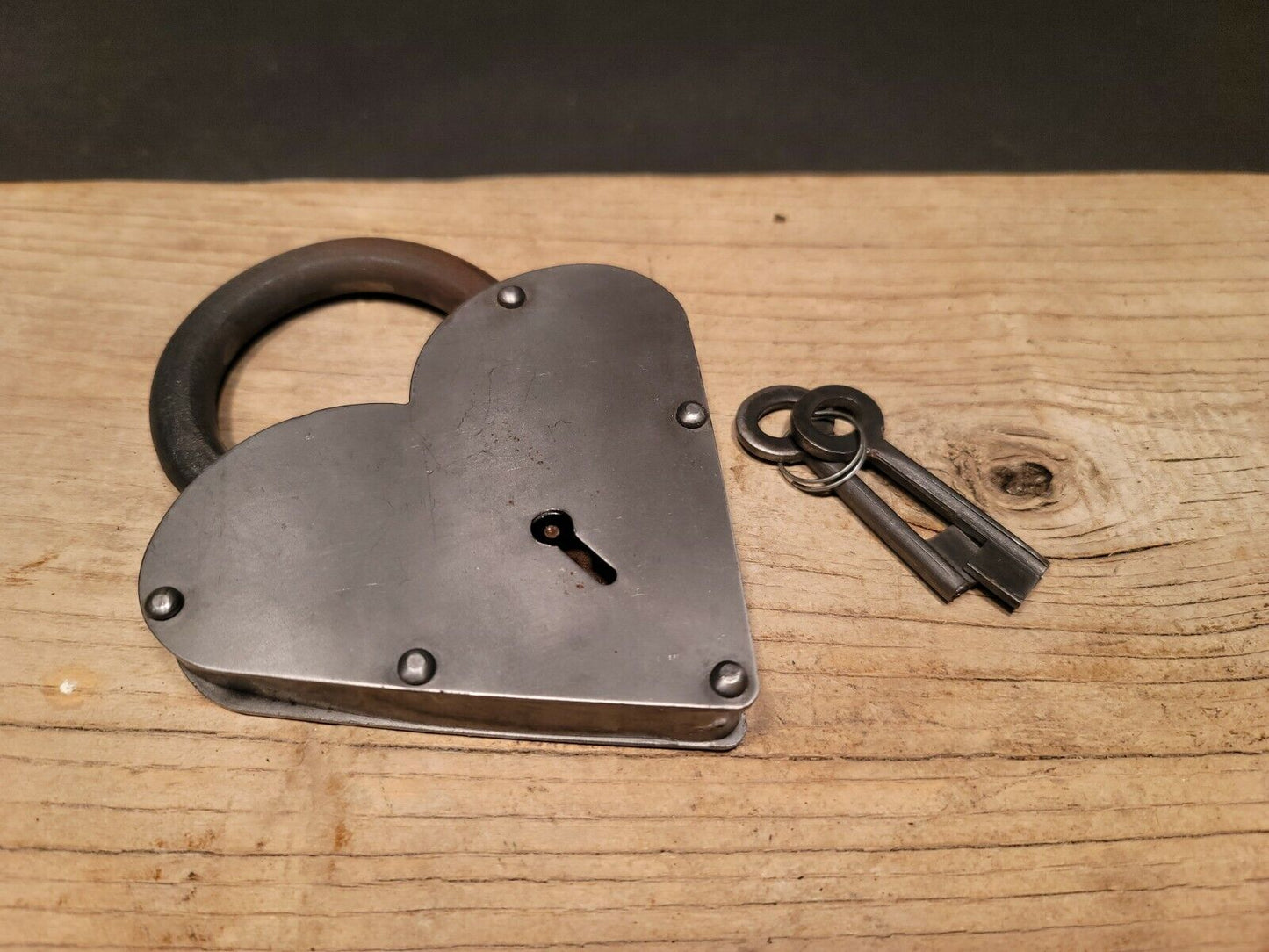 Antique Vintage Style Cast Iron Steel Heart Bridge Padlock Lock & Key