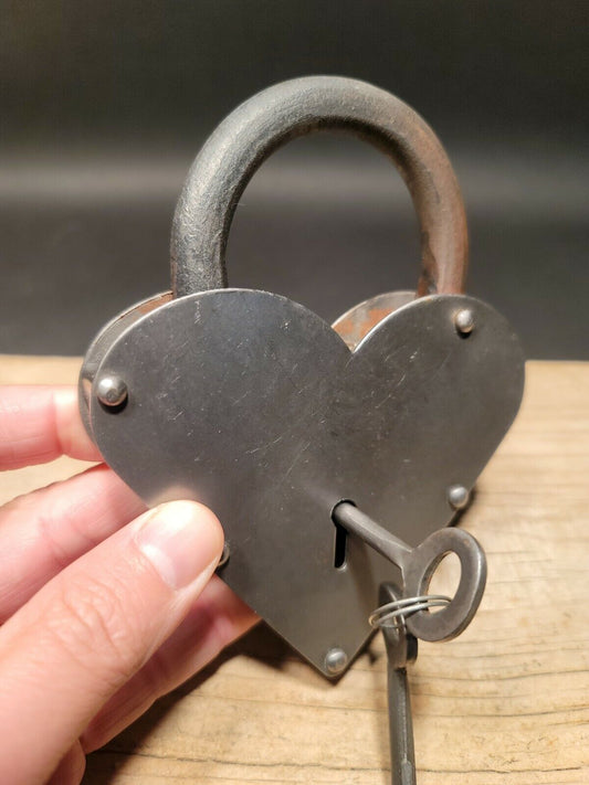Antique Vintage Style Cast Iron Steel Heart Bridge Padlock Lock & Key