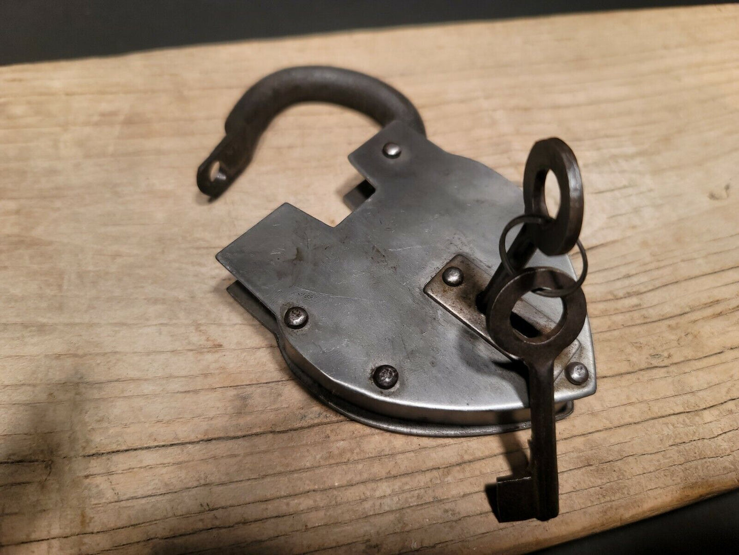 Antique Vintage Style Cast Iron Steel Heart Bridge Padlock Lock & Key