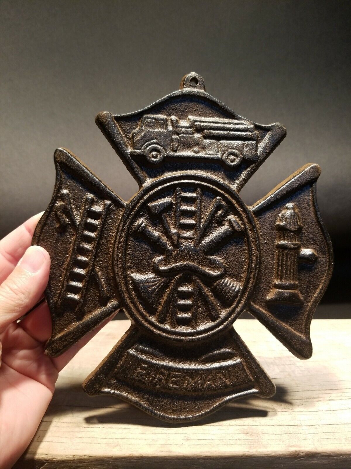 Antique Vintage Style Cast Iron Rust Fire Fighter Plaque Fire Mark Sign