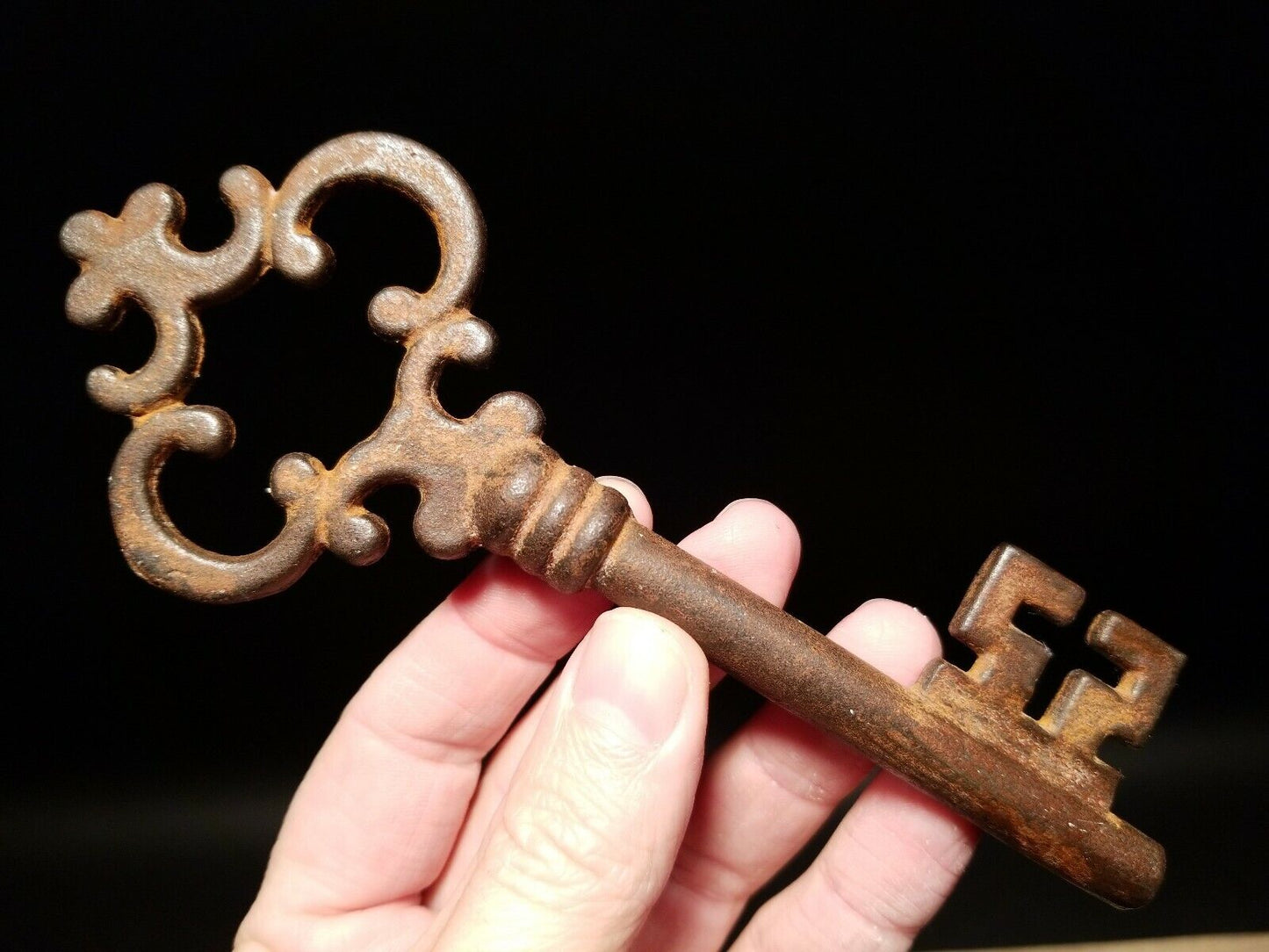 6 1/2" Antique Style Iron Large Skeleton Church Key