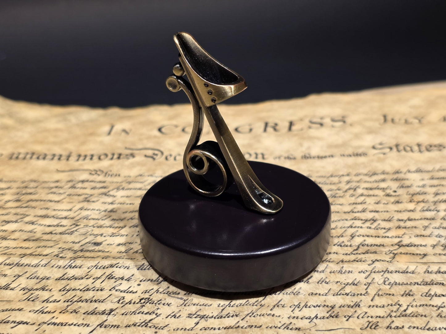 Antique Style Bronze & Wood Single Pen Holder