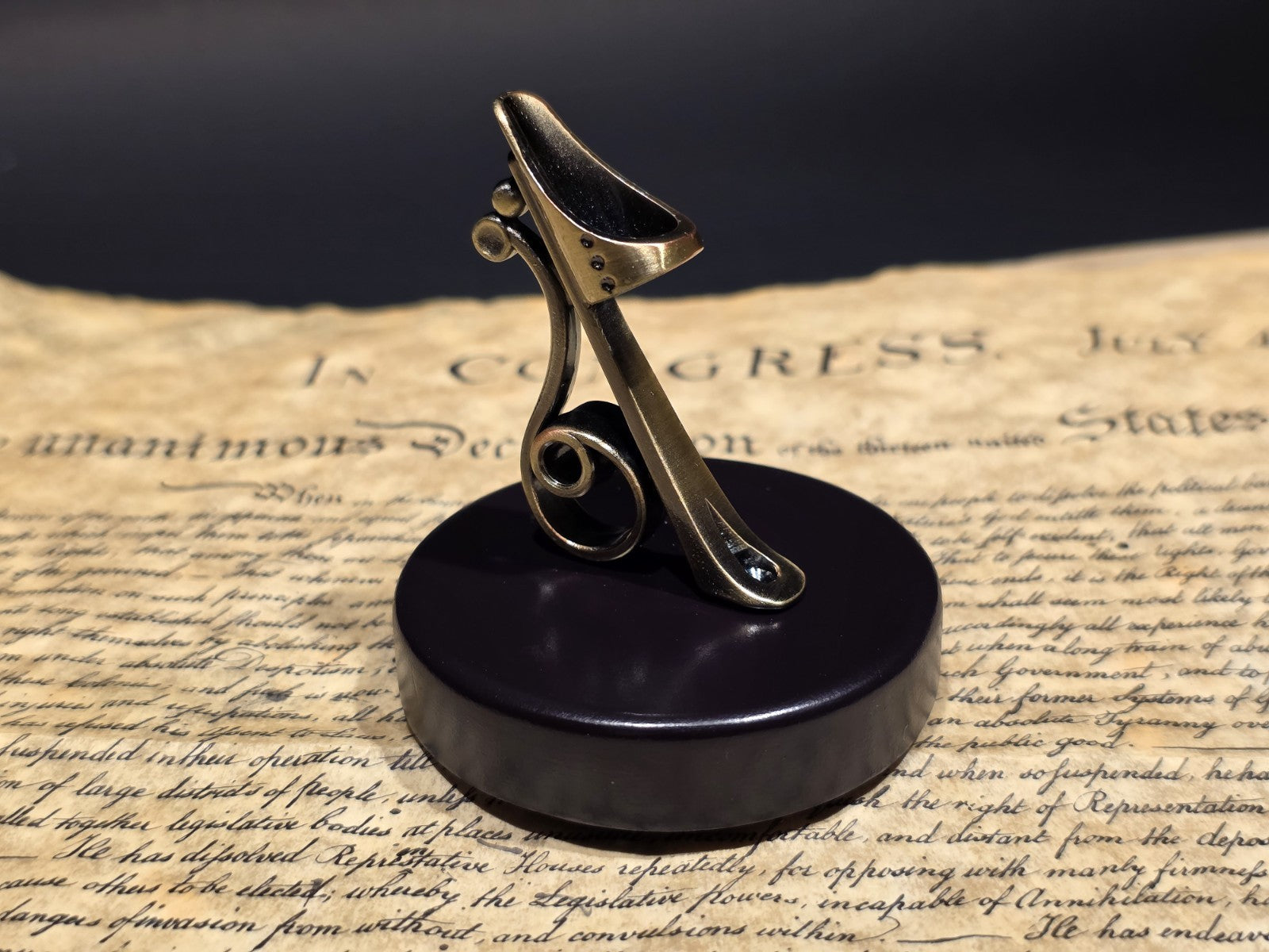 Antique Style Bronze & Wood Single Pen Holder