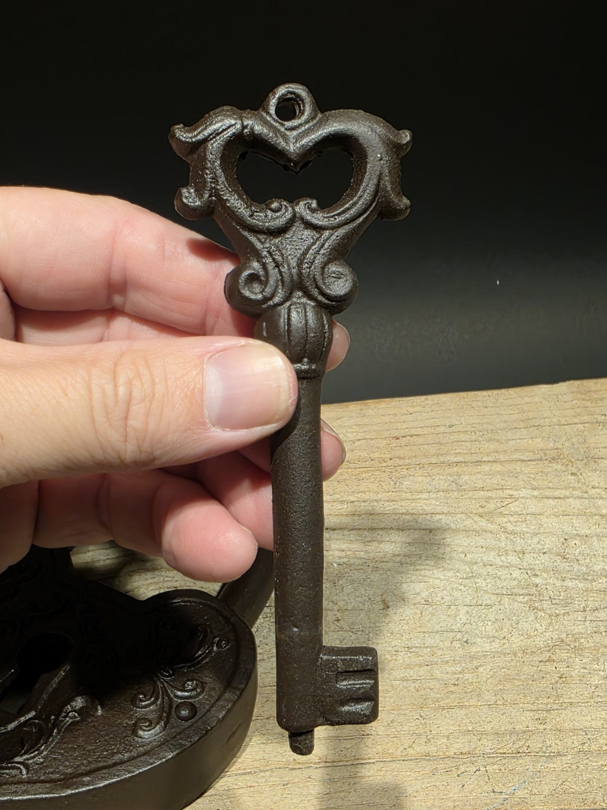 Ok Antique Victorian Style Cast Iron Heart Bridge Padlock Lock & Key