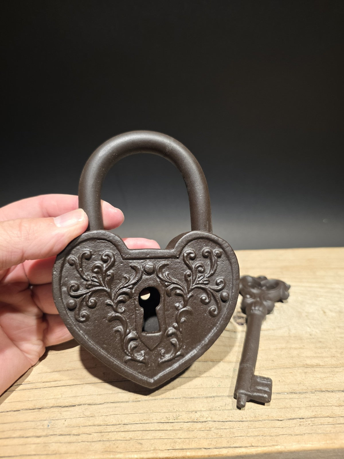 Ok Antique Victorian Style Cast Iron Heart Bridge Padlock Lock & Key