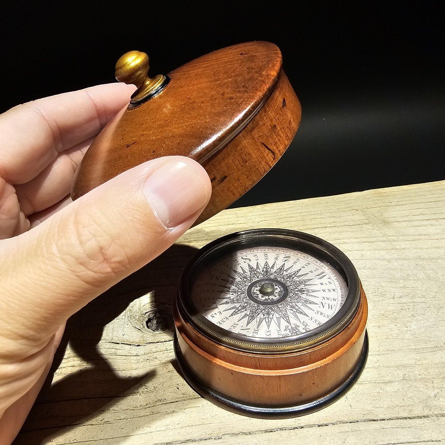 Antique Style Turned Mahagony Wood Compass with Lid