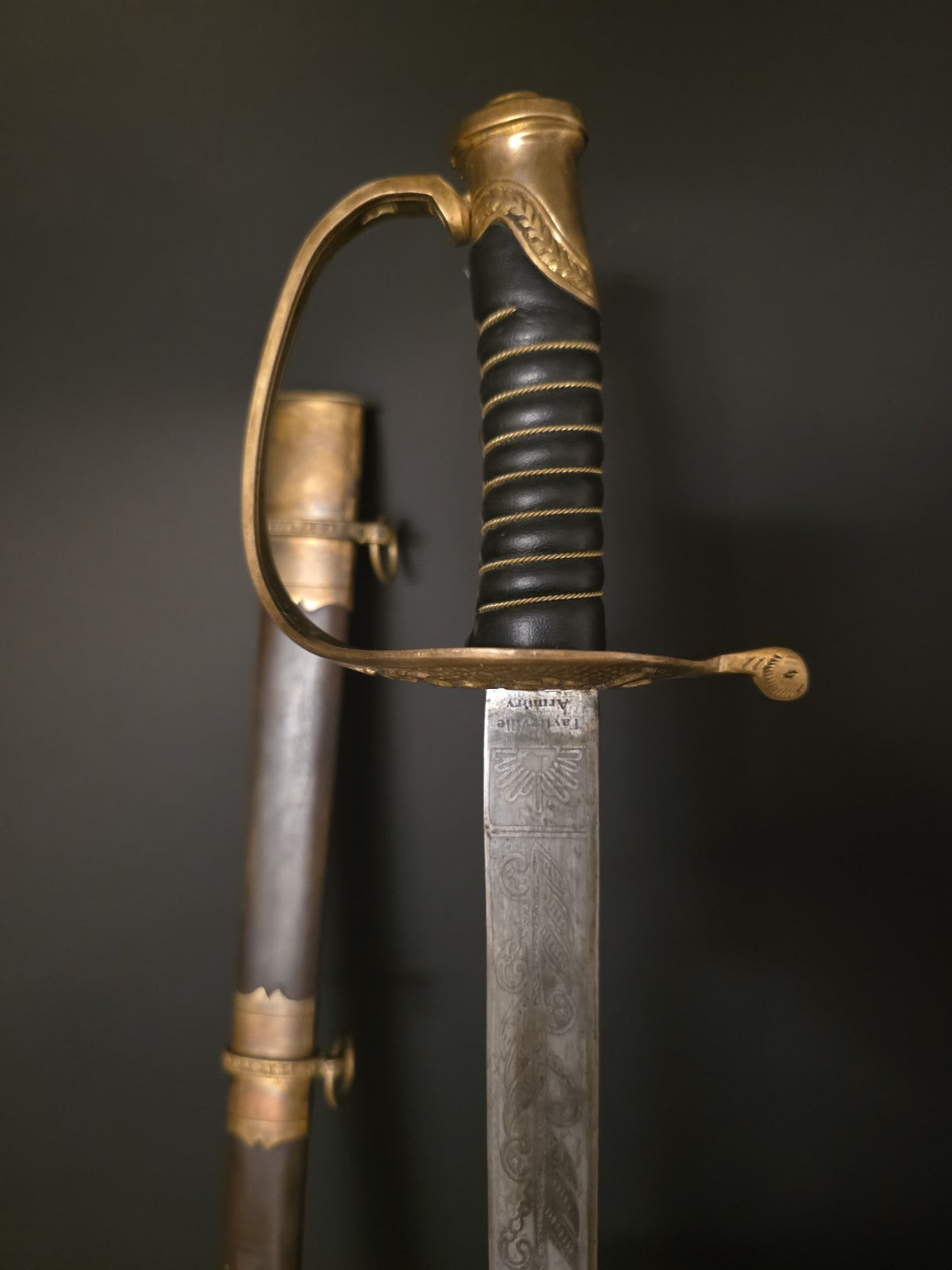 Antique Style Fayetteville Armory Civil War Officers Confederate CS Sword 