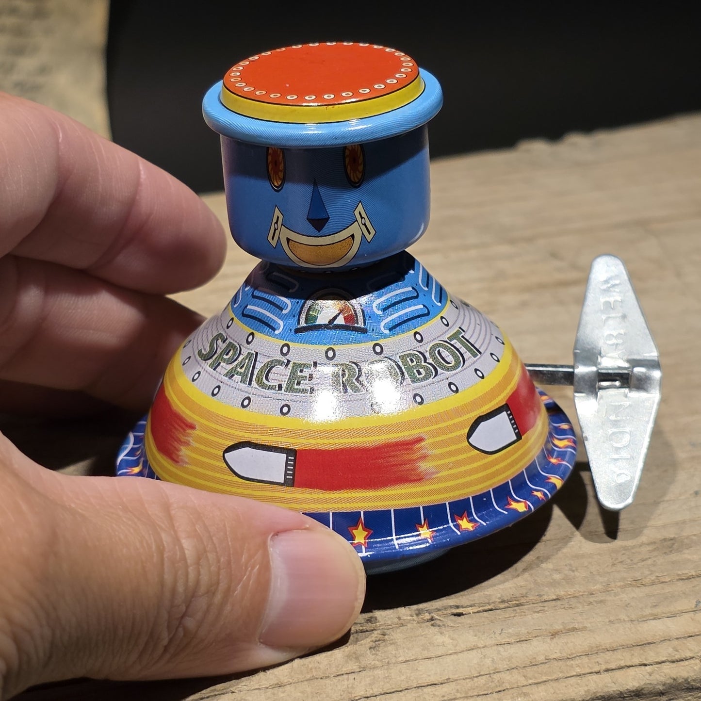 New Vintage Style Space Robot Tin Litho Toy  Wind Up Space Age Mechanical Robot