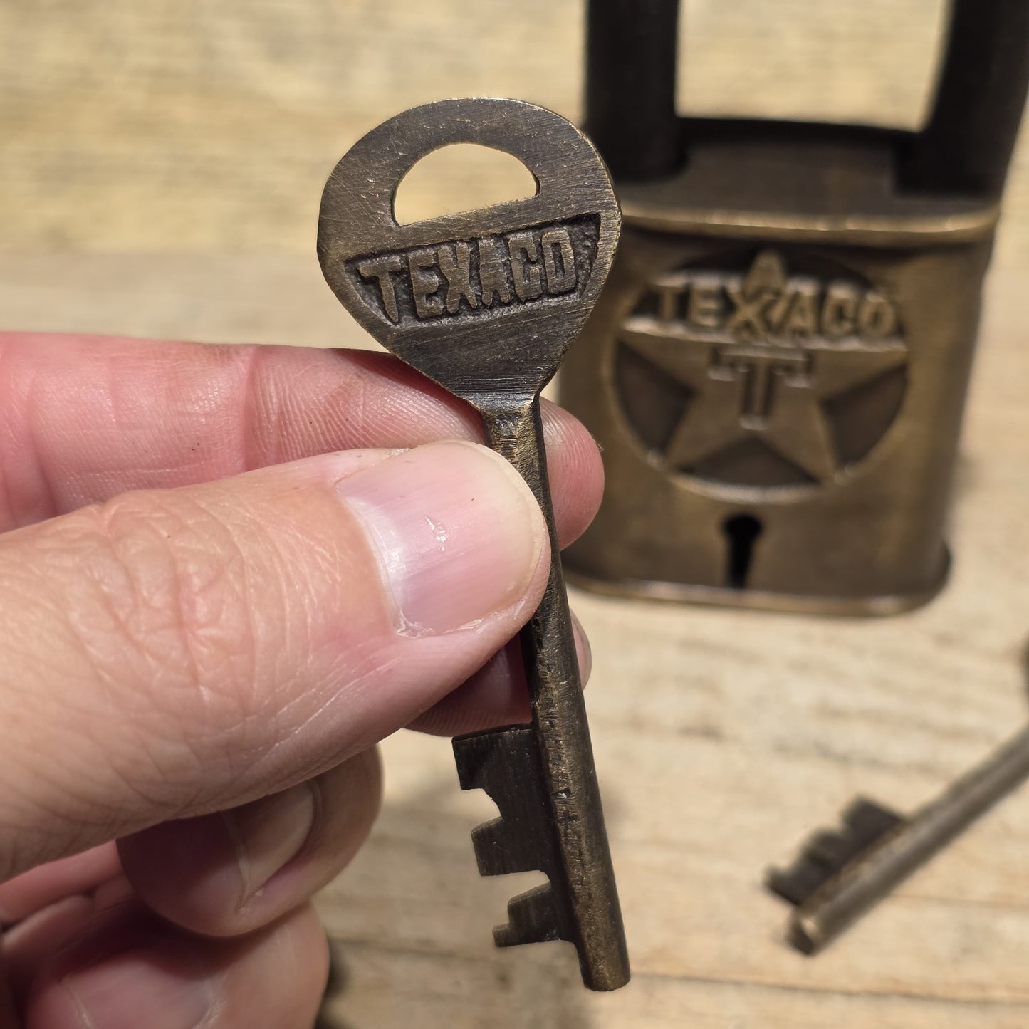 4" Antique Style Brass & Iron Texaco Padlock with Keys Oil Company Lock