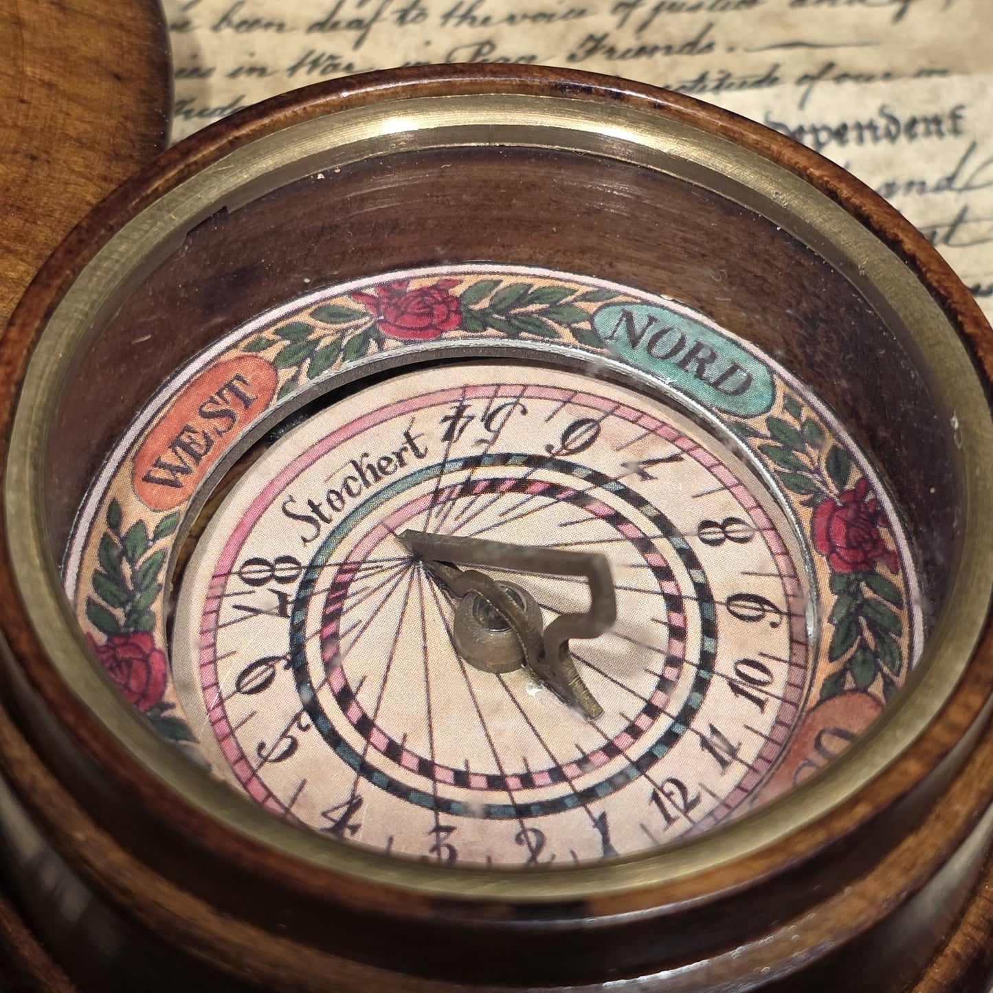 Wood Cased Sundial Compass – Vintage Style Nautical Instrument