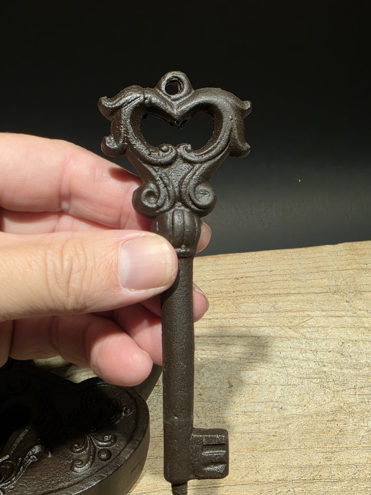Ok Antique Victorian Style Cast Iron Heart Bridge Padlock Lock & Key