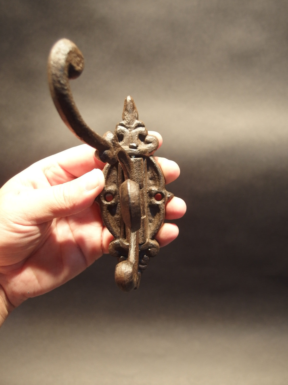 Antique Vintage Style Cast Iron Wall Hook Swivel Folding Coat Hanger Hardware