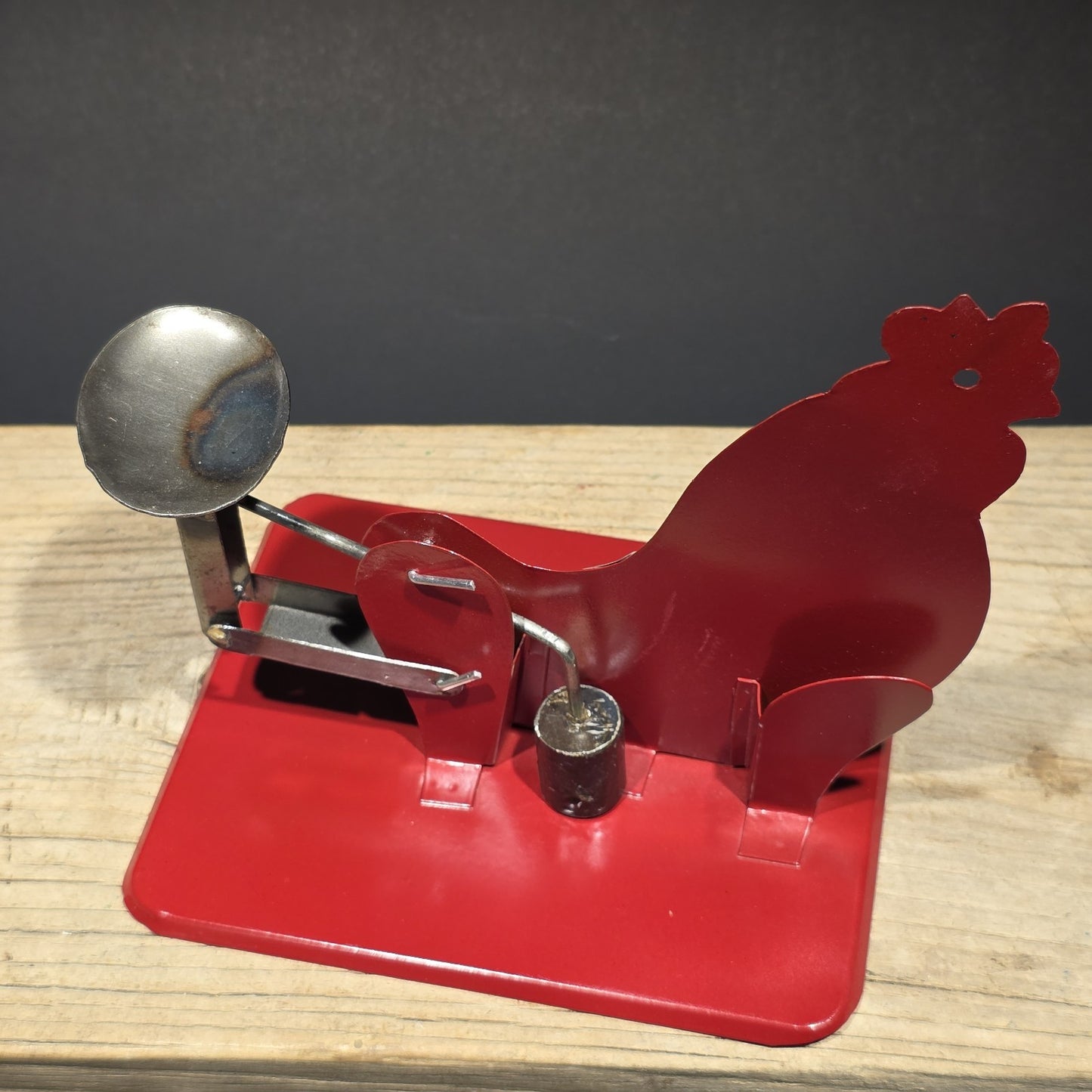 Vintage Style Rooster Egg Scale – Red Metal Farm Poultry Egg Grader