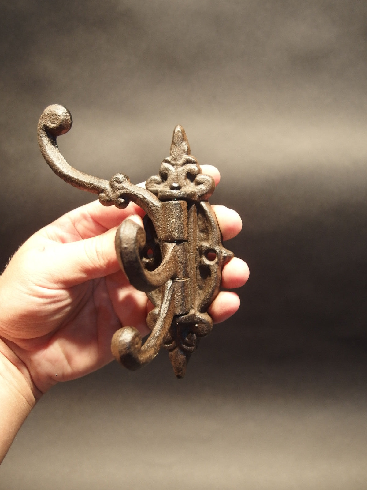 Antique Vintage Style Cast Iron Wall Hook Swivel Folding Coat Hanger Hardware