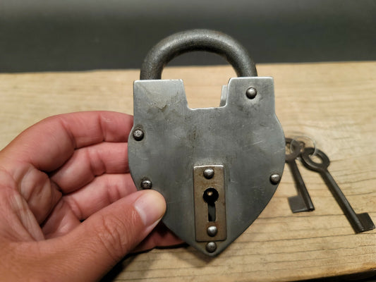 Antique Vintage Style Cast Iron Steel Heart Bridge Padlock Lock & Key 