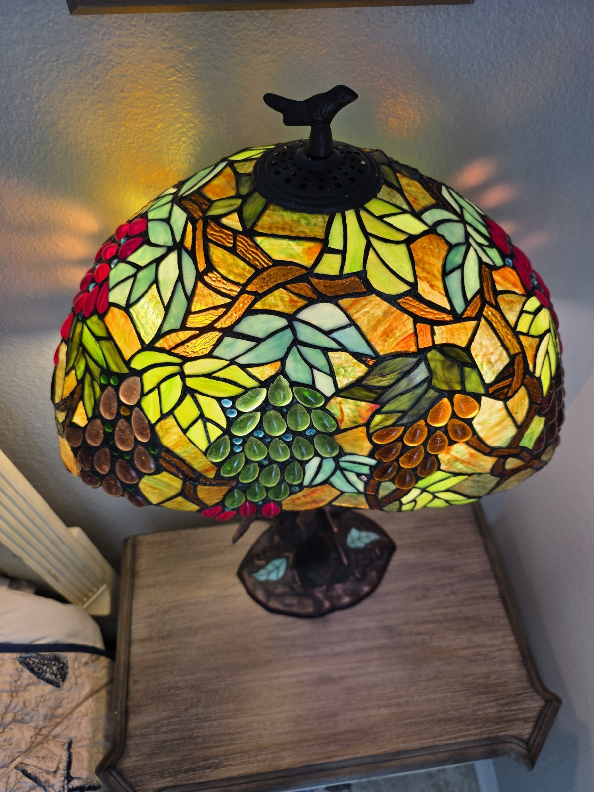 32.5" Antique Vintage Style Stained Glass Oval Fruit Grapes Table Lamp