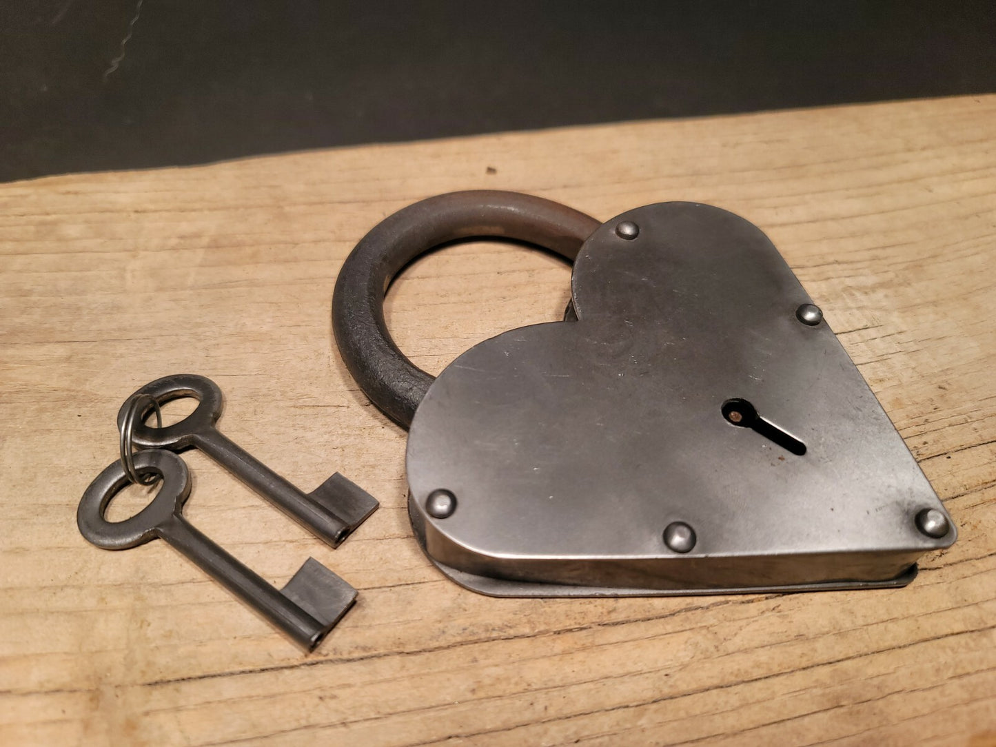 Antique Vintage Style Cast Iron Steel Heart Bridge Padlock Lock & Key 