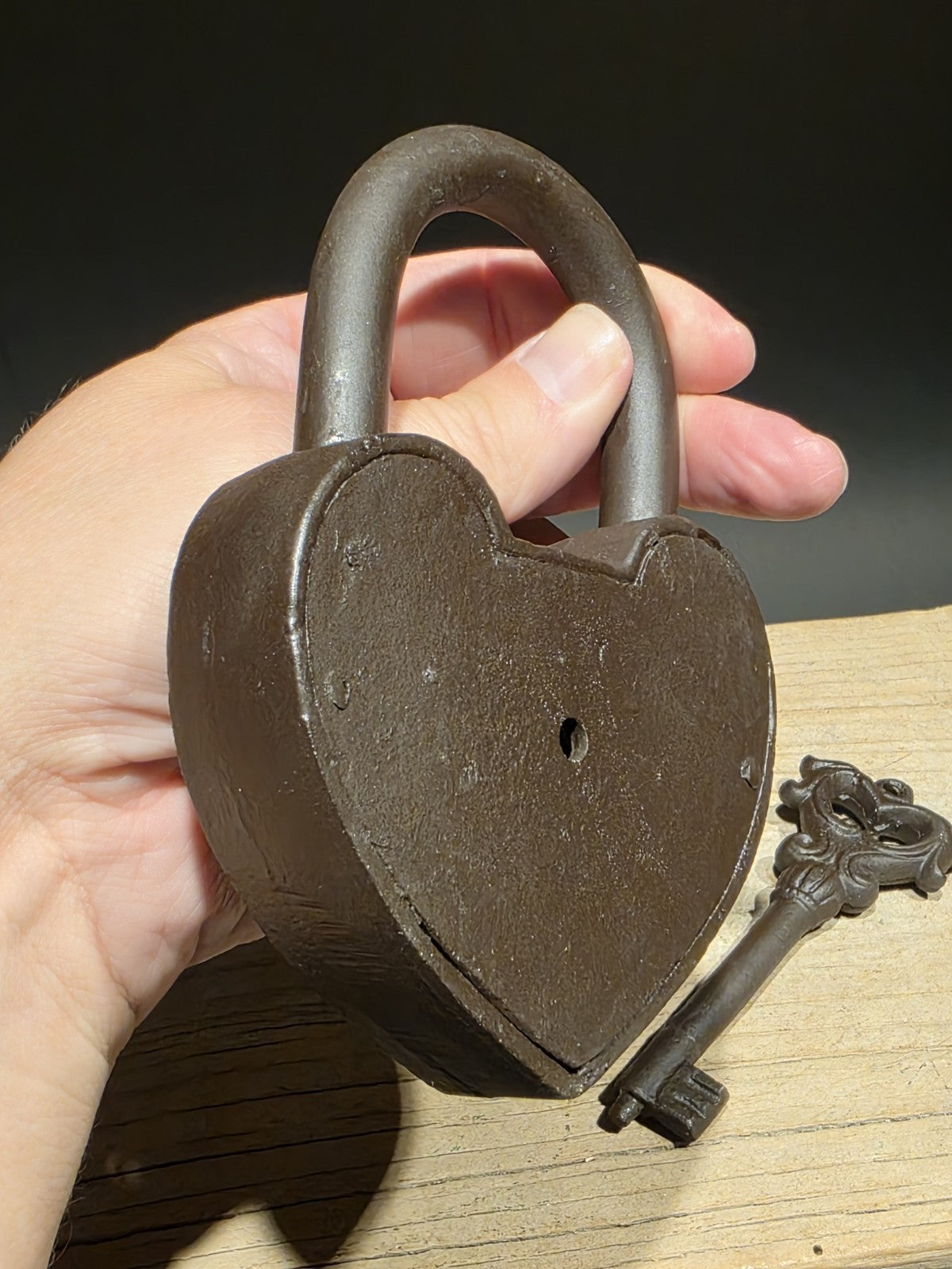 Ok Antique Victorian Style Cast Iron Heart Bridge Padlock Lock & Key
