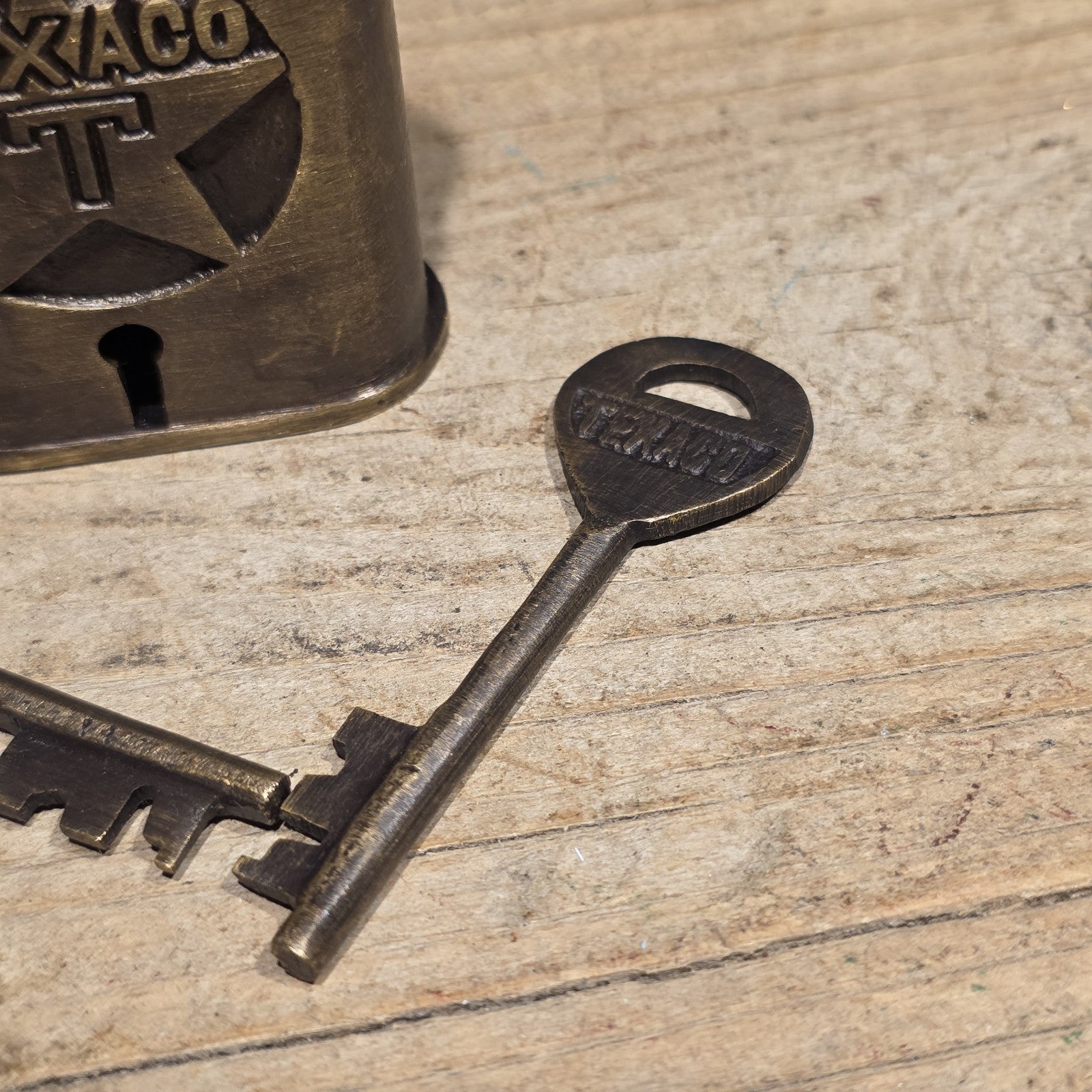 4" Antique Style Brass & Iron Texaco Padlock with Keys Oil Company Lock