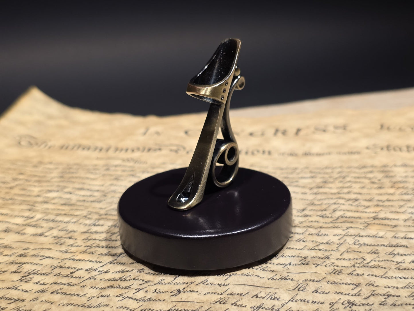 Antique Style Bronze & Wood Single Pen Holder