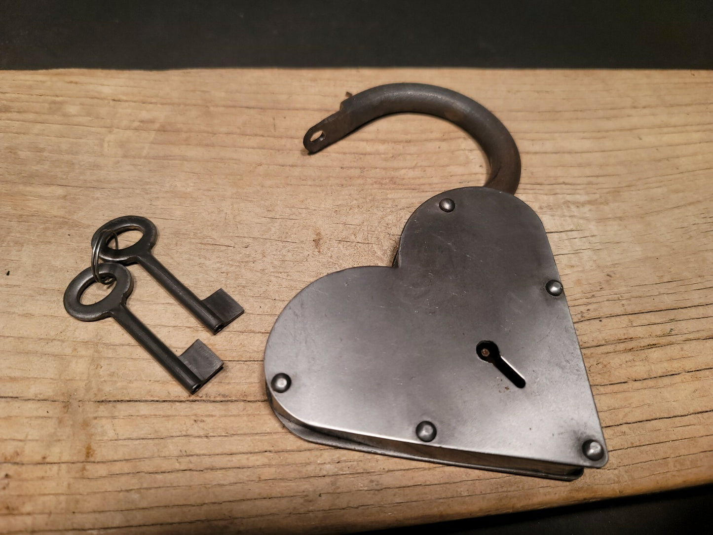 Antique Vintage Style Cast Iron Steel Heart Bridge Padlock Lock & Key 