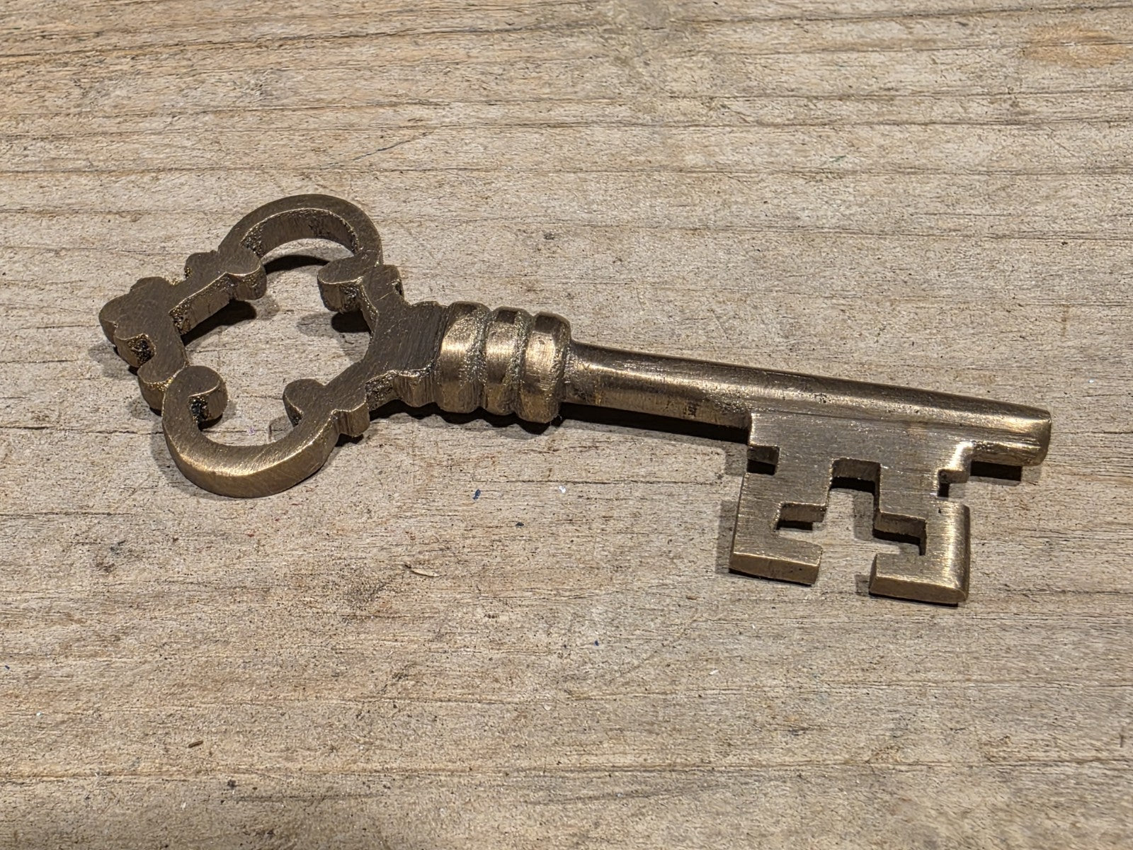 3" Antique Style Brass Ornate Skeleton Church Key