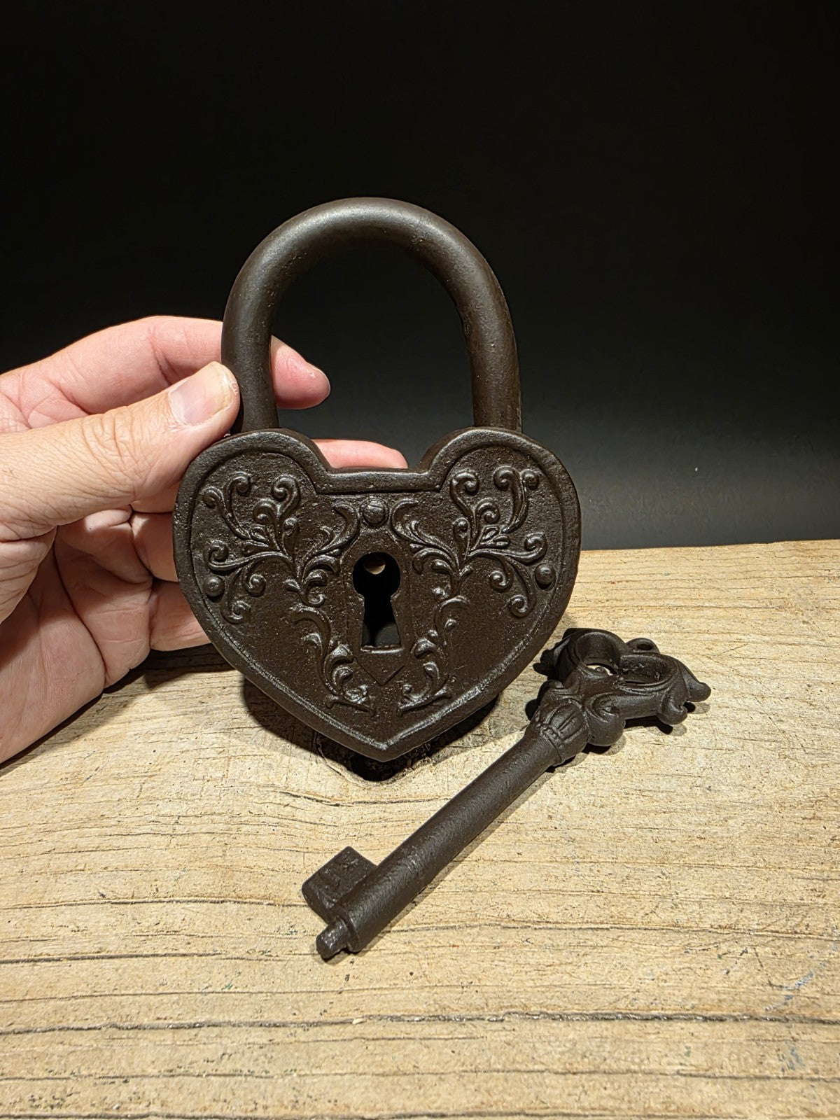 Ok Antique Victorian Style Cast Iron Heart Bridge Padlock Lock & Key