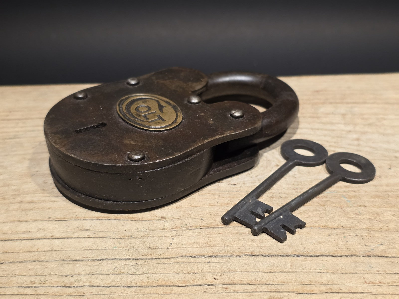 5" Antique Vintage Style Cast Iron Colt Firearms Ammo Box Padlock Lock