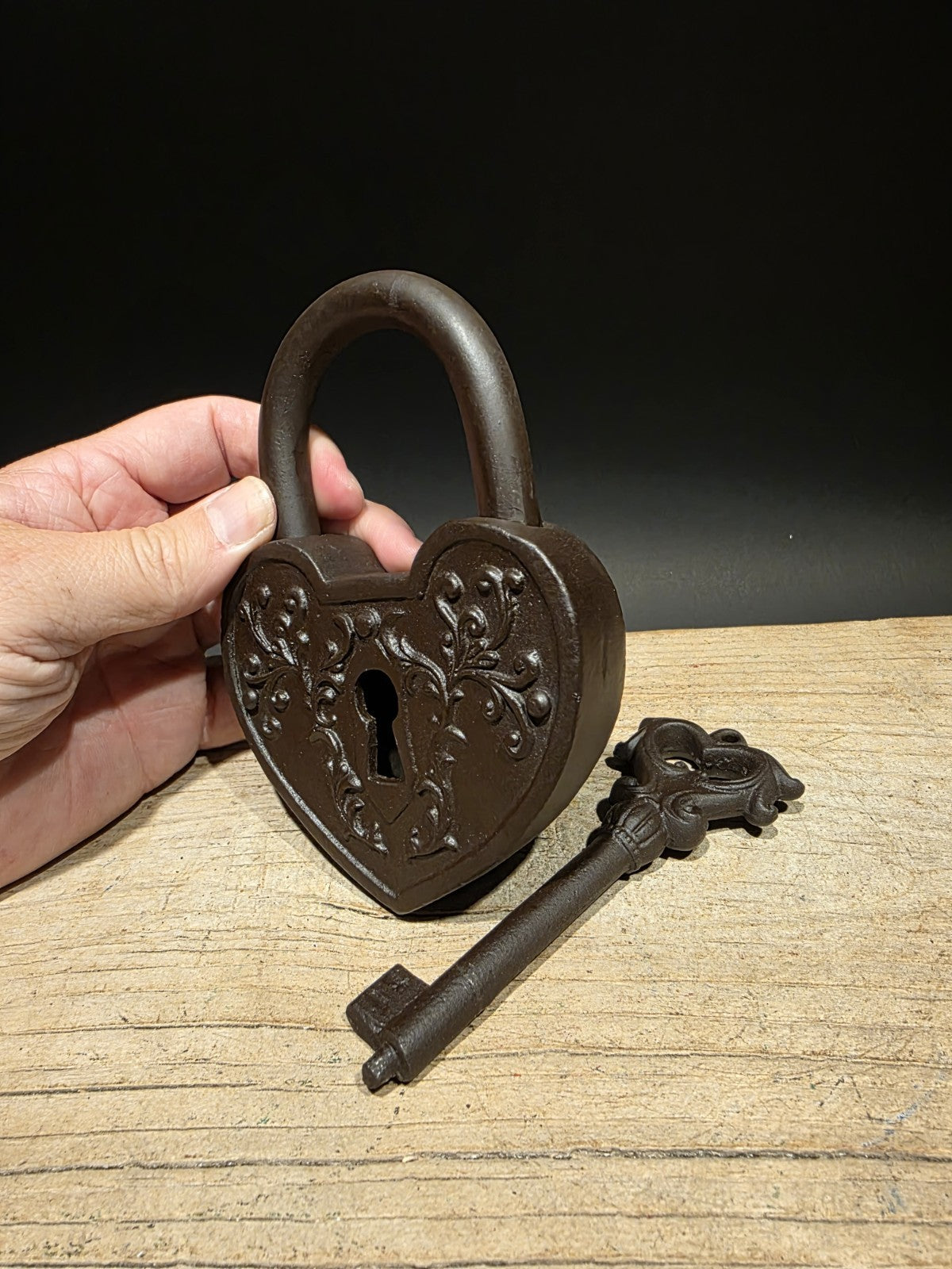 Ok Antique Victorian Style Cast Iron Heart Bridge Padlock Lock & Key