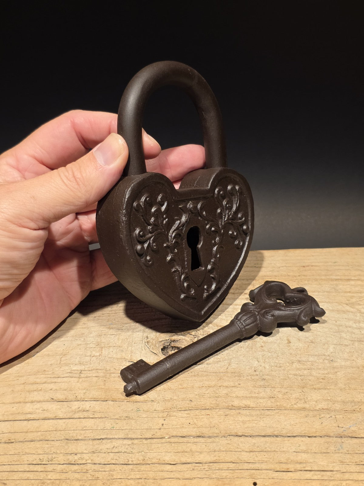 Ok Antique Victorian Style Cast Iron Heart Bridge Padlock Lock & Key
