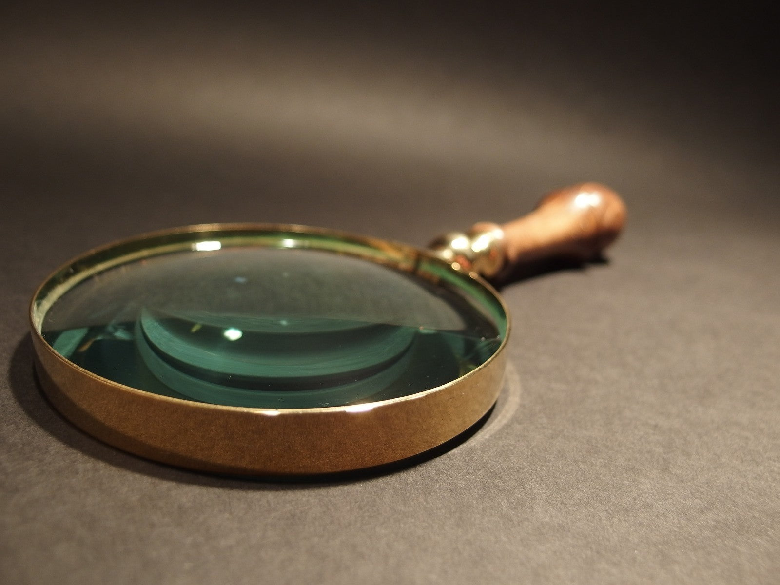 Antique Style Magnifying Glass w Wood Turned Handle 