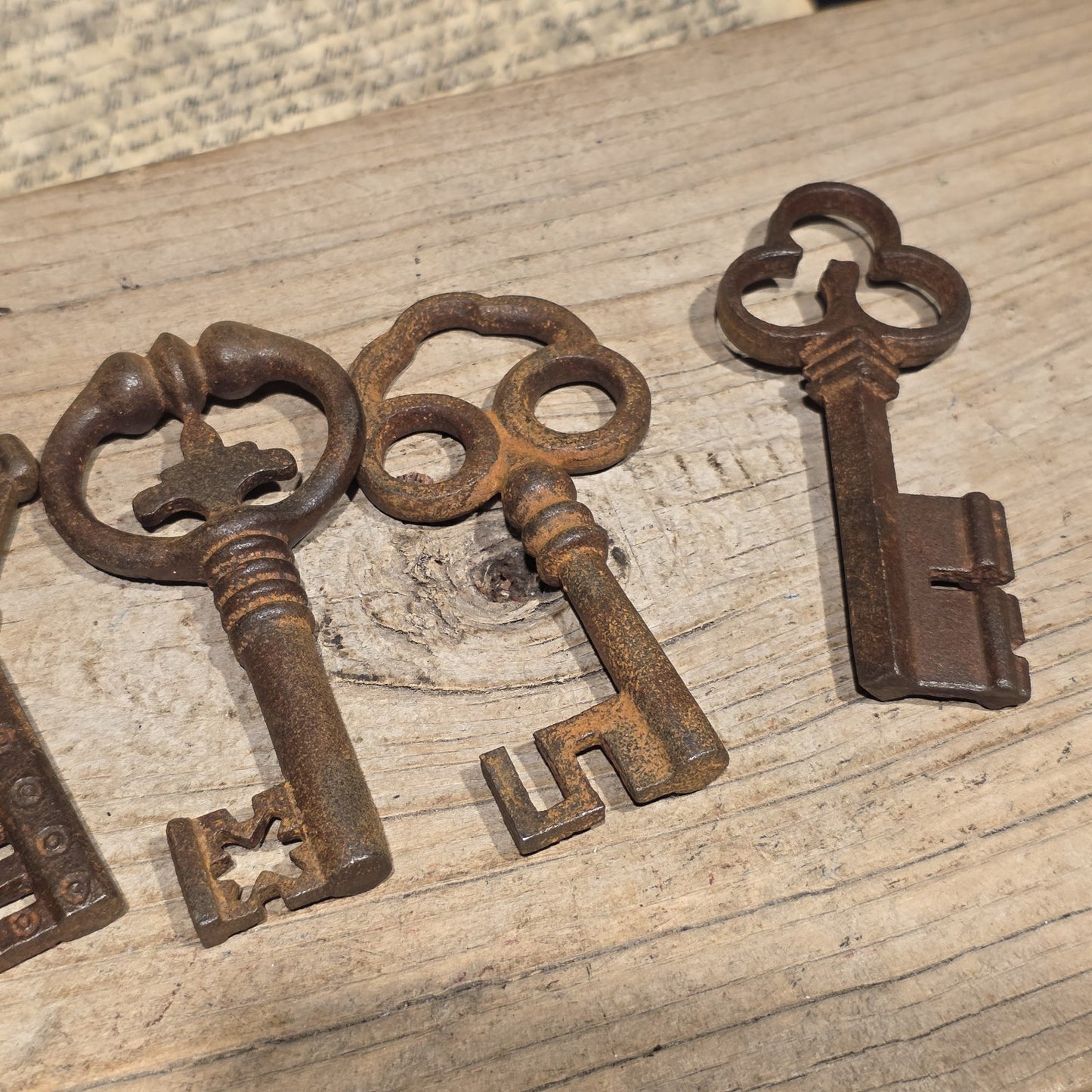 Antique Style Large Iron Skeleton Key Collection Set of 5