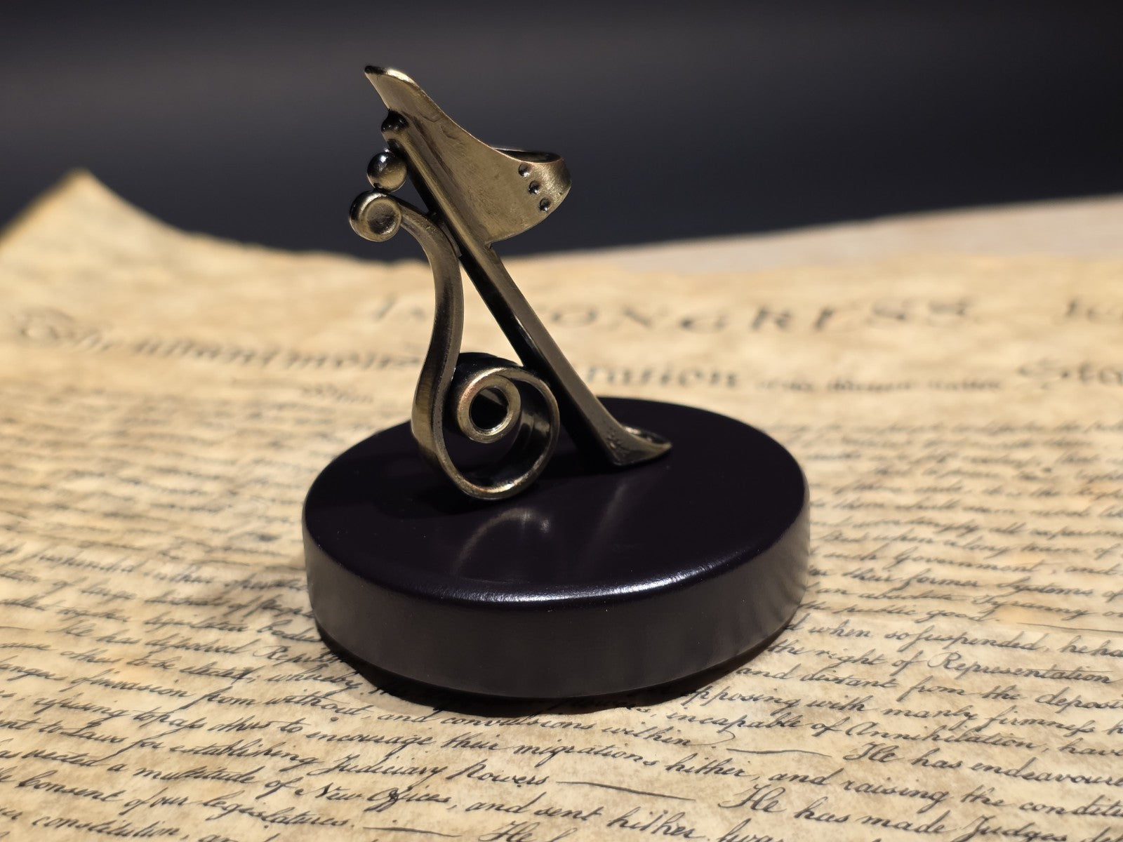Antique Style Bronze & Wood Single Pen Holder