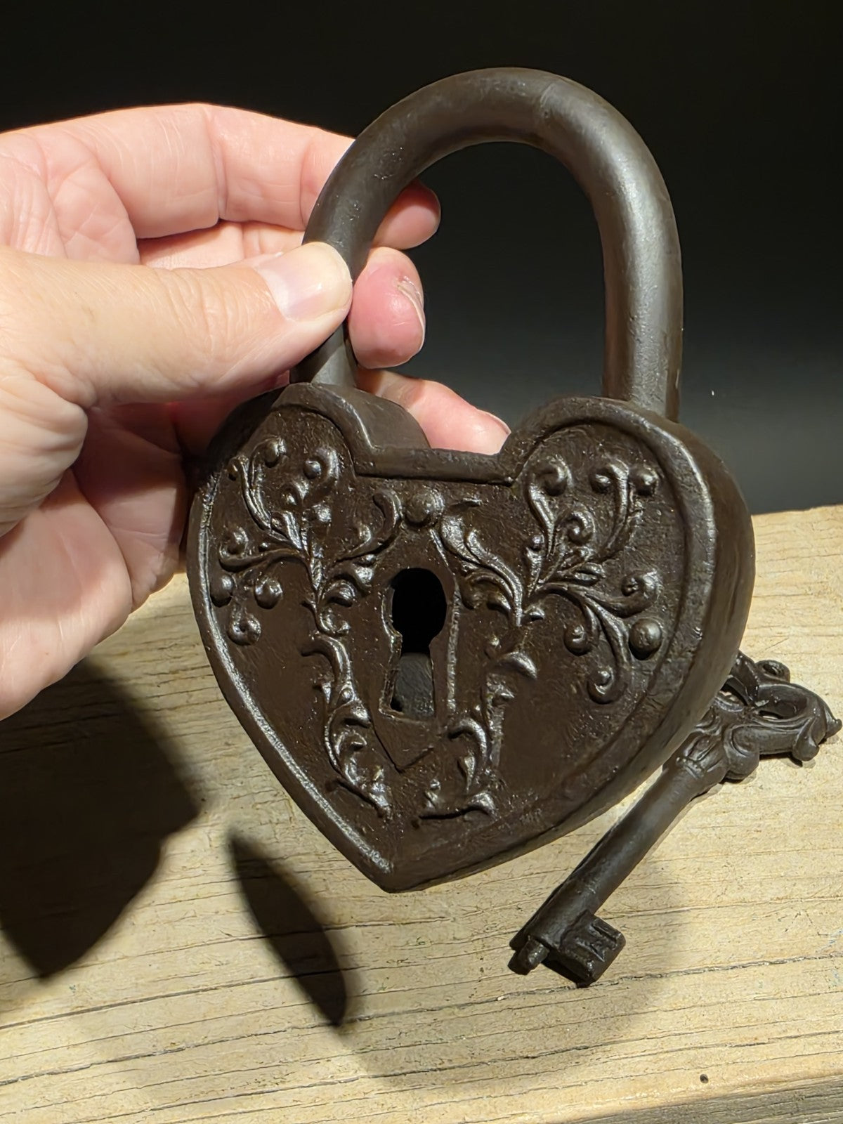 Ok Antique Victorian Style Cast Iron Heart Bridge Padlock Lock & Key