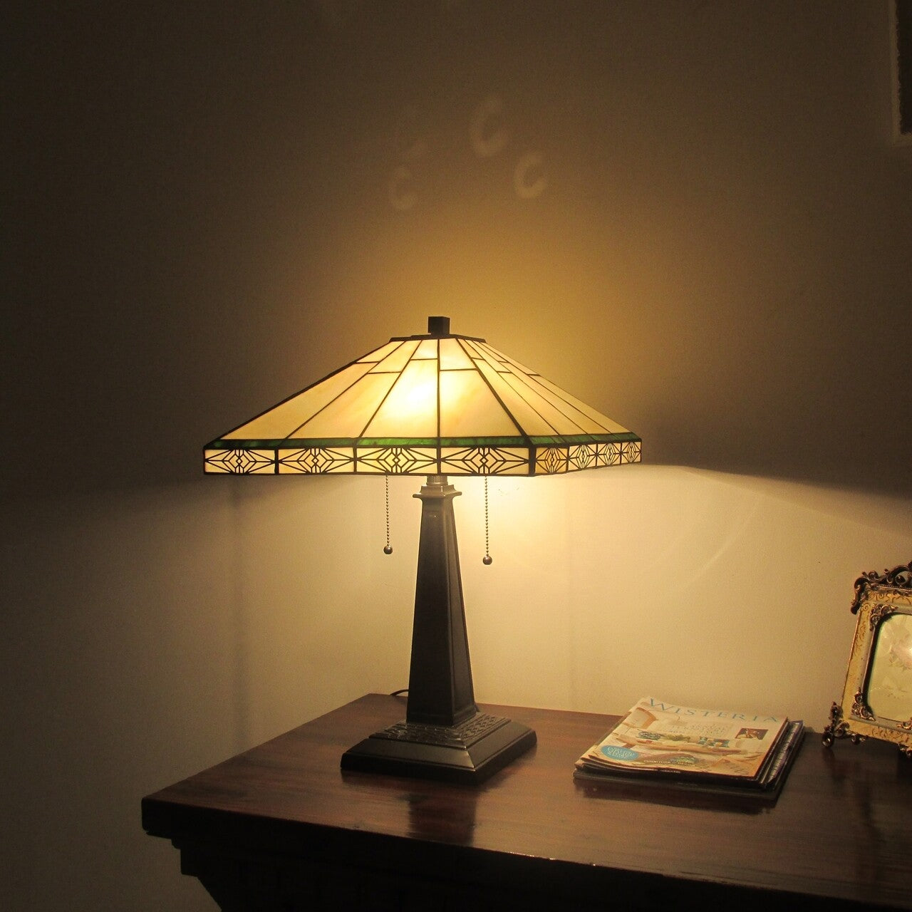 22" 2 Light Pull Chain Stained Glass Mission Table Lamp