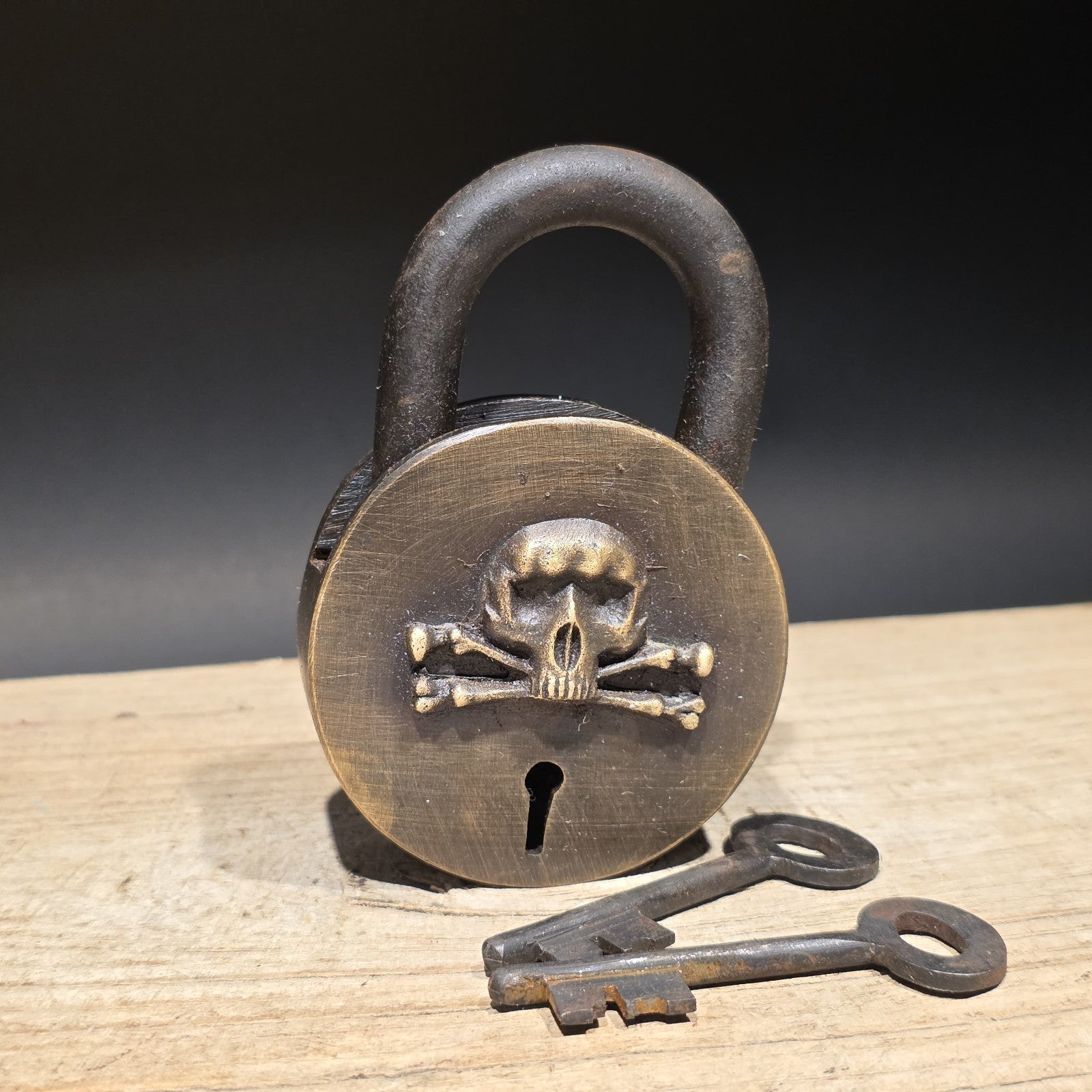 Vintage Style Wrought Iron & Brass Pirate Skull Crossbones Bridge Padlock Lock
