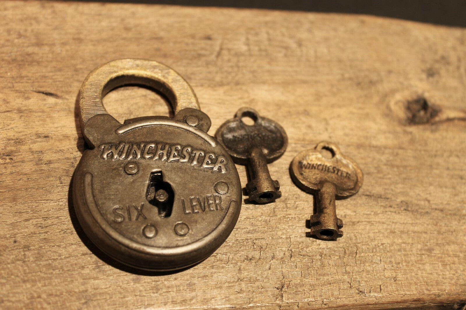 Antique Vintage Style Cast Iron Winchester Firearms Ammo Box Padlock Lock & Key 