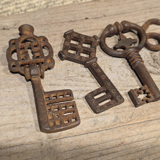 Antique Style Large Iron Skeleton Key Collection Set of 5
