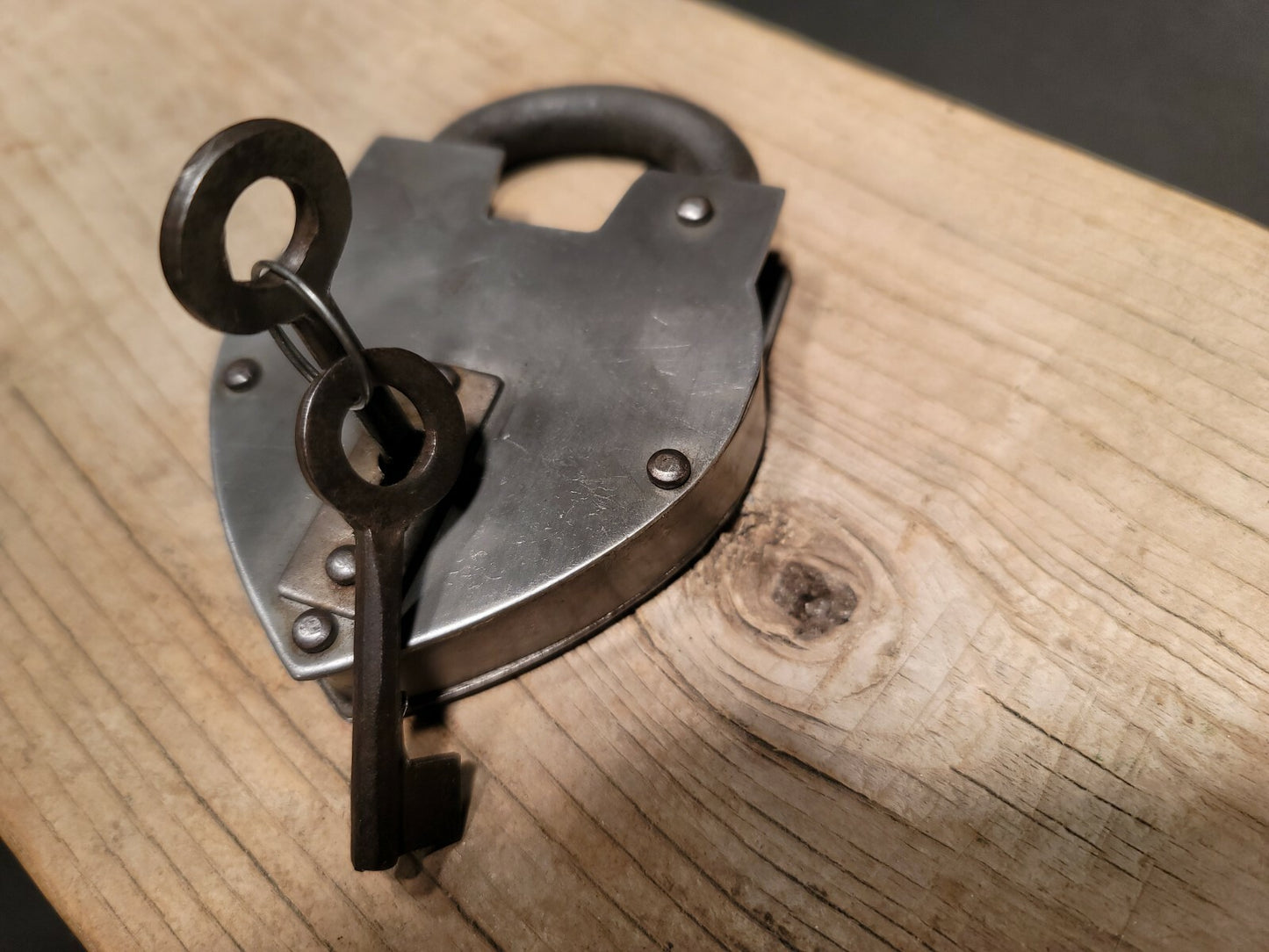 Antique Vintage Style Cast Iron Steel Heart Bridge Padlock Lock & Key 