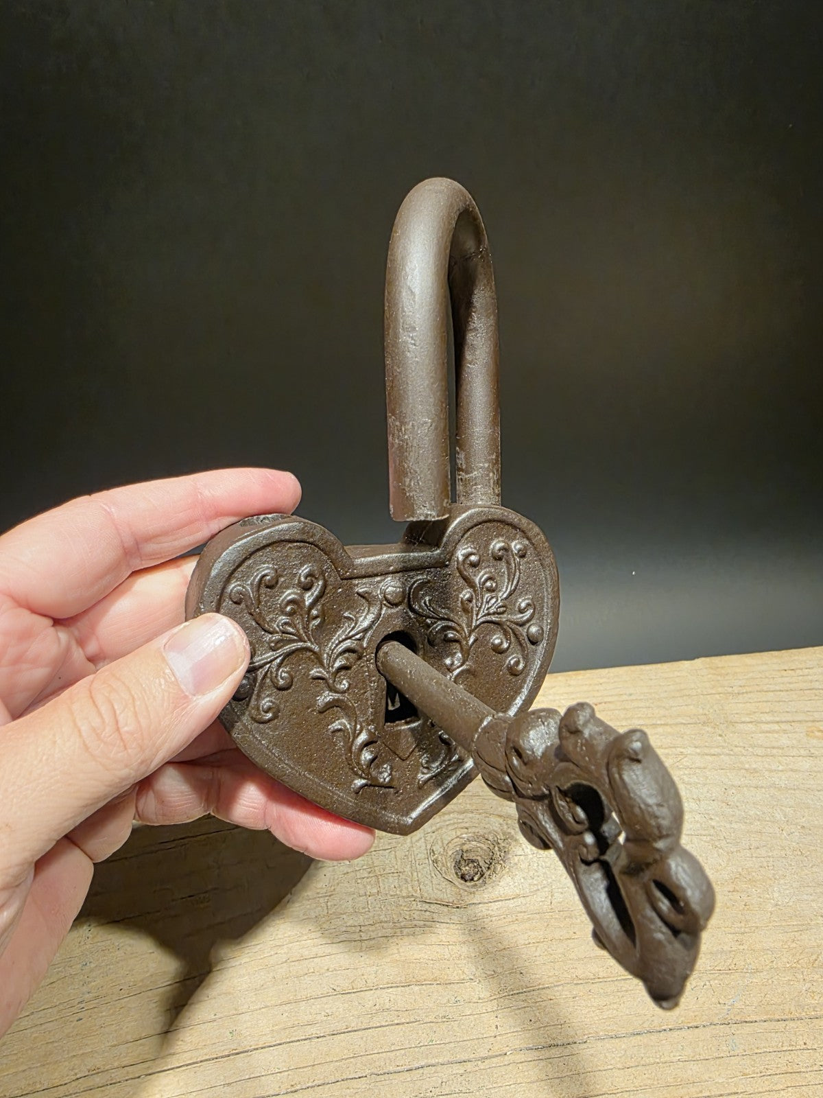 Ok Antique Victorian Style Cast Iron Heart Bridge Padlock Lock & Key