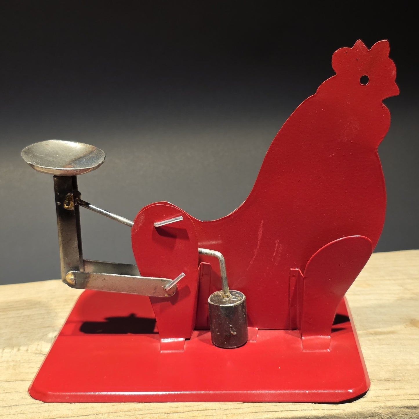 Vintage Style Rooster Egg Scale – Red Metal Farm Poultry Egg Grader