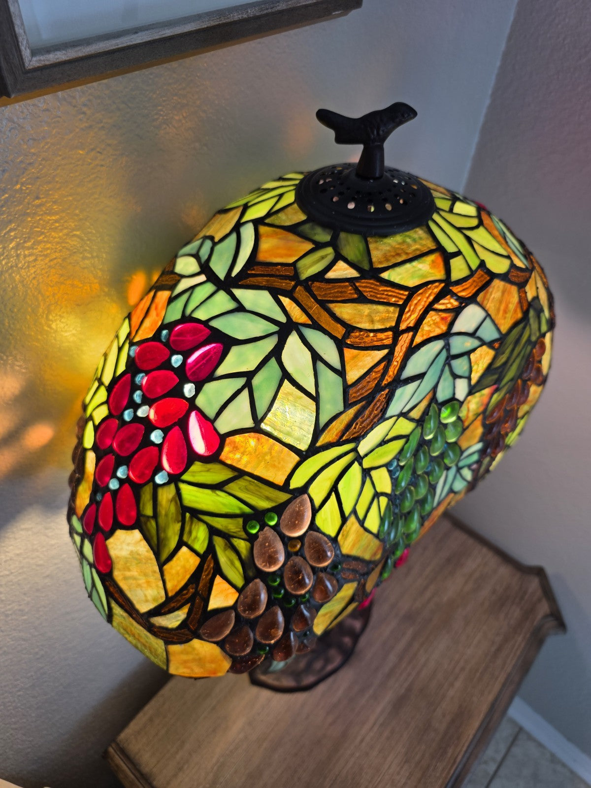 32.5" Antique Vintage Style Stained Glass Oval Fruit Grapes Table Lamp