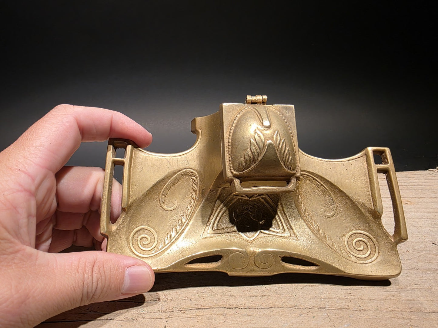 Antique Style Brass Pen Holder Inkwell Desk Stand