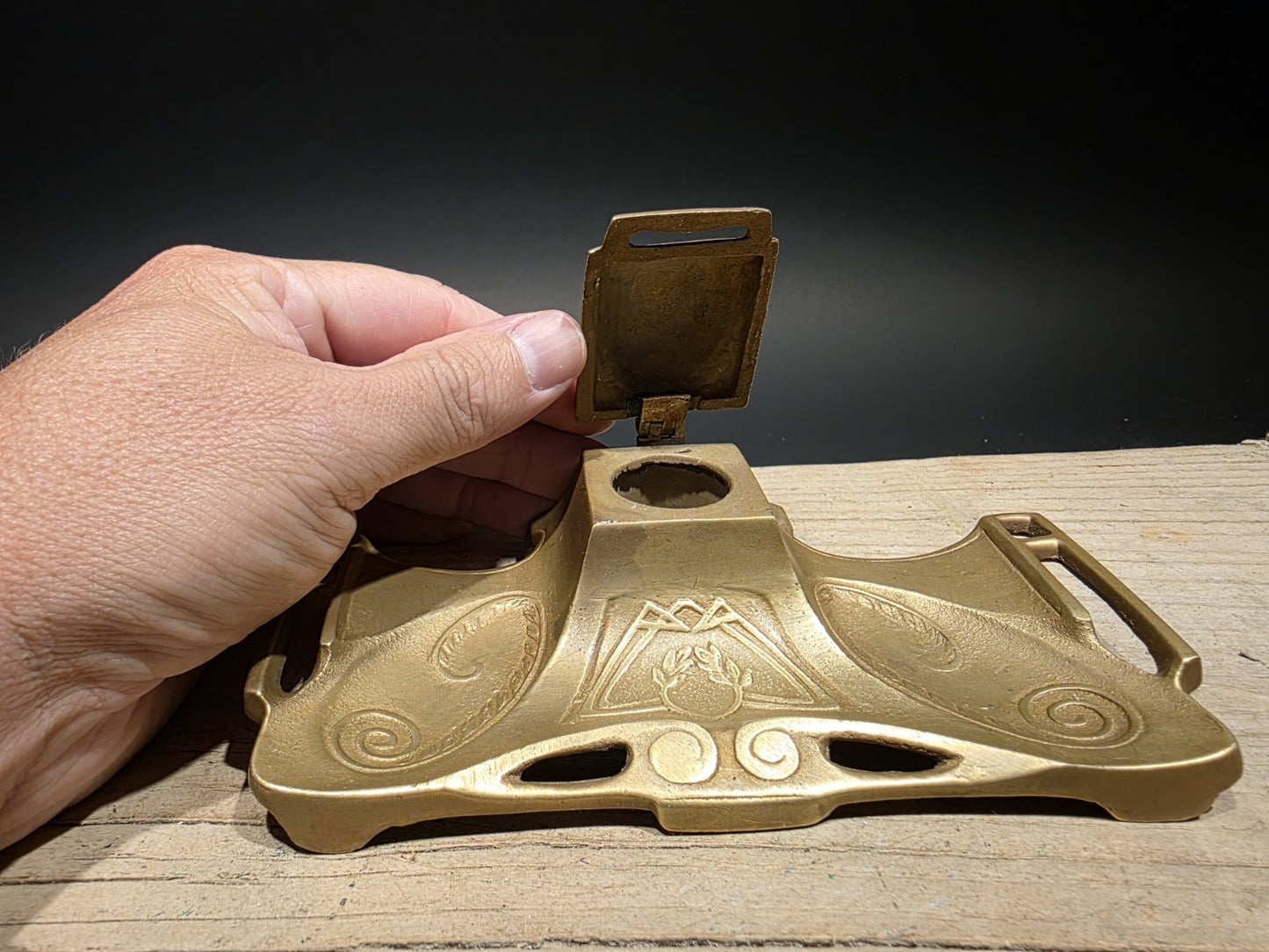 Antique Style Brass Pen Holder Inkwell Desk Stand