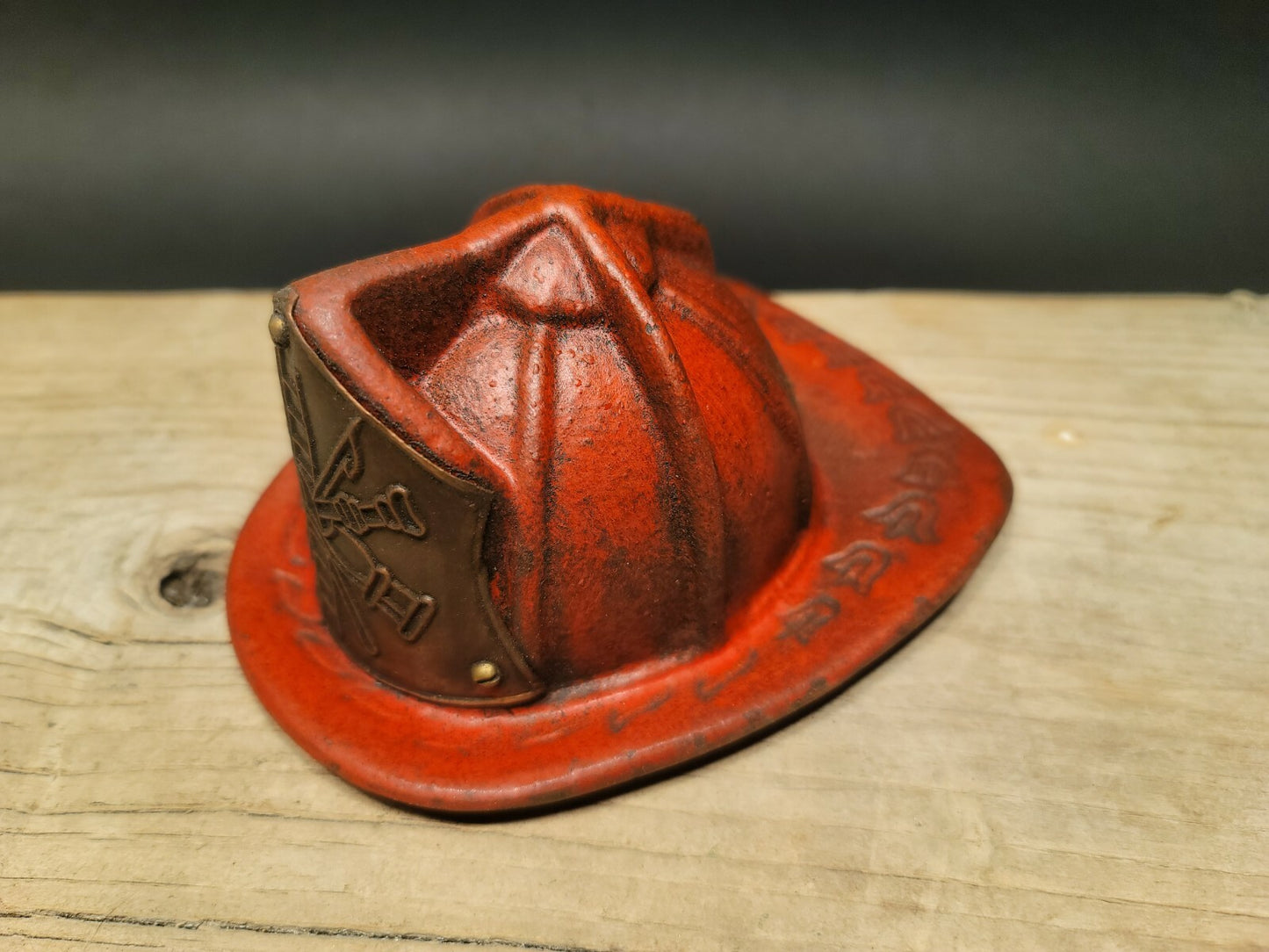Antique Vintage Style Miniature Cast Iron Fireman Helmet Coin Bank 