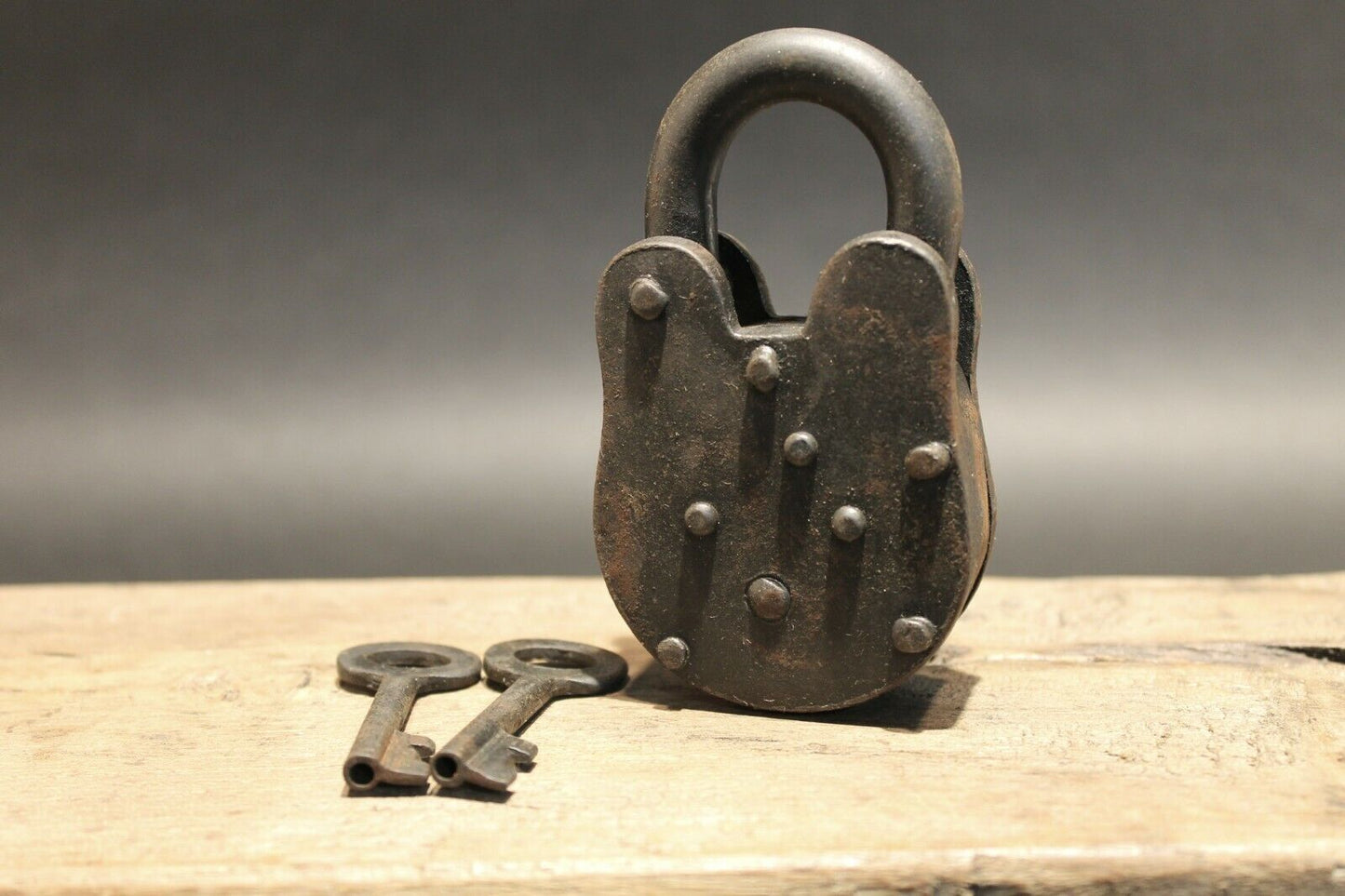 Antique Vintage Style Cast Iron Colt Firearms Ammo Box Padlock Lock & Key