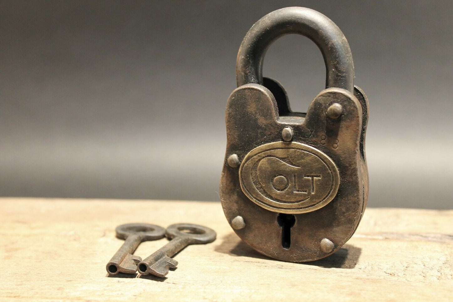 Antique Vintage Style Cast Iron Colt Firearms Ammo Box Padlock Lock & Key